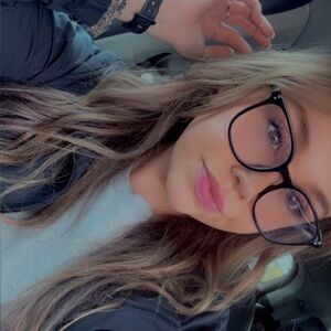 Meet your Posher, Madison